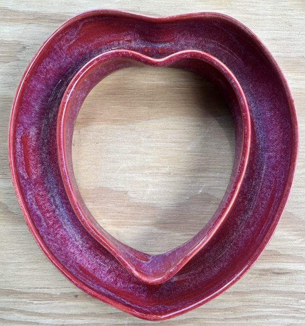 Medium Sangria Heart Vase - Image 3