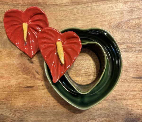 Small Green Celadon Heart Vase - Image 2