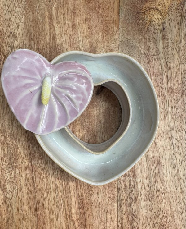 Small Pearl Heart Vase